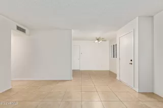 Photo #3: 6372258 Listing