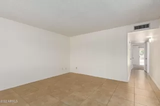 Photo #4: 6372258 Listing