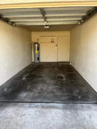 Photo #5: 6372300 Listing