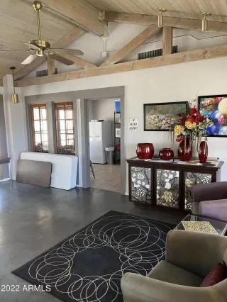 Photo #6: 6372300 Listing