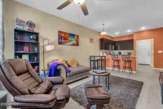 Photo #6: 6372577 Listing