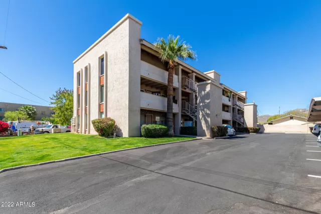 MLS: 6372949 Condo For Sale