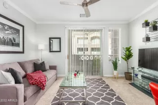 Photo #6: 6373187 Listing