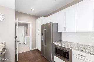 Photo #6: 6373363 Listing