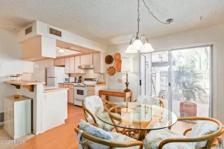 Photo #6: 6373495 Listing 