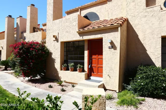 MLS: 6373733 Condo For Sale