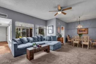 Photo #5: 6373918 Listing