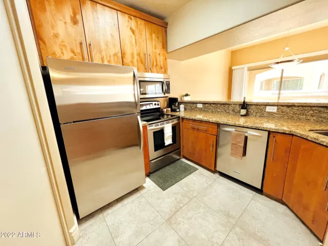 MLS: 6373972 Condo For Sale