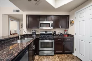 Photo #5: 6374039 Listing 