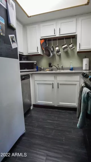 Photo #6: 6374116 Listing 