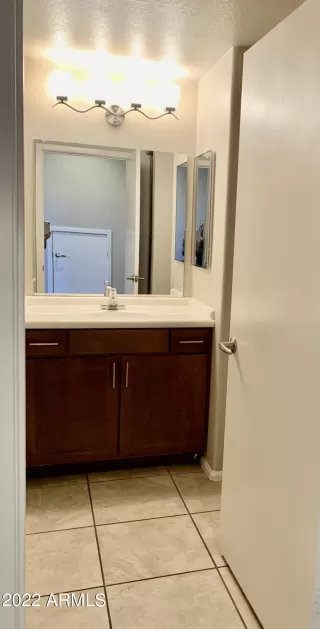 Photo #5: 6374158 Listing