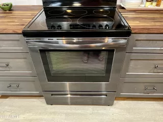 Photo #6: 6375126 Listing