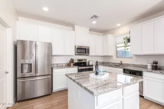 Photo #5: 6375435 Listing