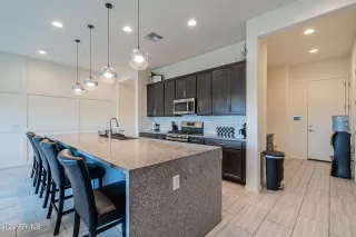 Photo #5: 6375542 Listing