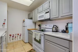 Photo #6: 6375548 Listing