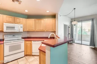 Photo #5: 6375980 Listing 