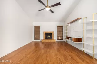 Photo #3: 6376000 Listing