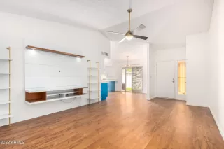 Photo #4: 6376000 Listing