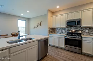 Photo #2: 6376426 Listing