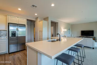 Photo #4: 6376426 Listing