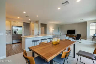 Photo #5: 6376426 Listing