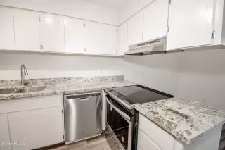 Photo #5: 6376574 Listing