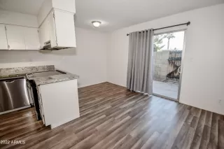 Photo #6: 6376574 Listing