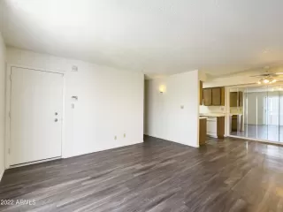 Photo #4: 6376770 Listing