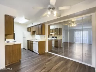 Photo #5: 6376770 Listing