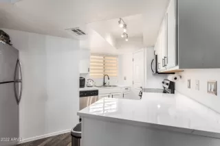 Photo #6: 6376833 Listing