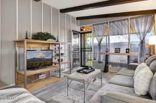 Photo #5: 6376842 Listing