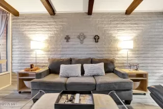 Photo #6: 6376842 Listing