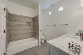 Photo #2: 6376922 Listing