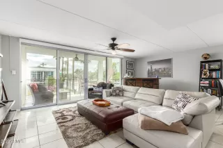 Photo #2: 6377337 Listing