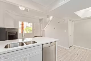 Photo #6: 6377827 Listing