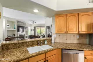 Photo #5: 6377954 Listing