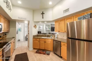 Photo #6: 6377954 Listing