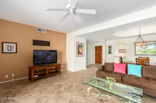 Photo #5: 6378668 Listing