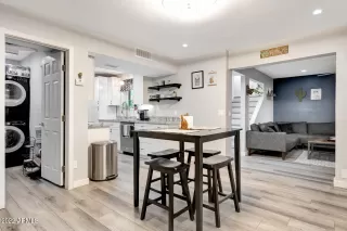 Photo #6: 6378933 Listing