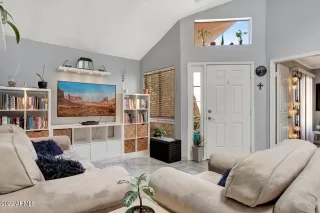 Photo #5: 6379185 Listing