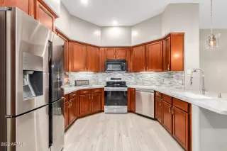 Photo #3: 6379380 Listing