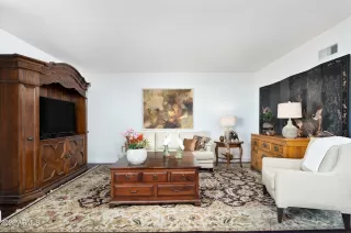 Photo #6: 6379930 Listing