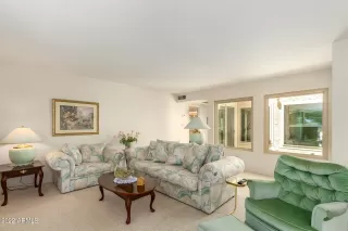 Photo #6: 6380067 Listing 