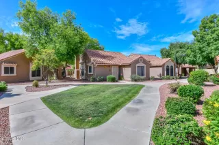 Photo #2: 6380198 Listing