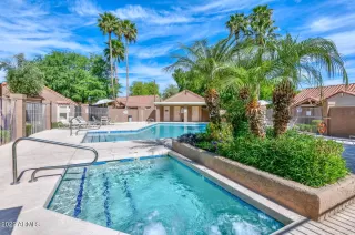 Photo #5: 6380198 Listing