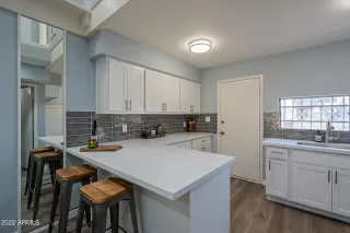 Photo #3: 6380205 Listing