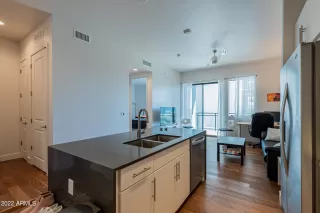 Photo #4: 6380243 Listing