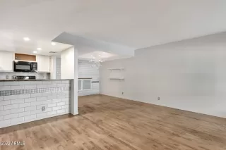 Photo #6: 6380584 Listing 