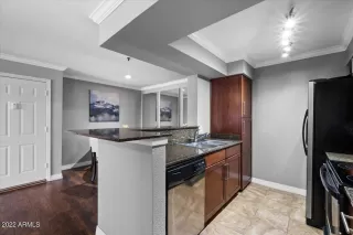 Photo #6: 6381076 Listing 