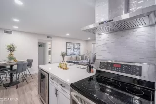 Photo #5: 6381193 Listing